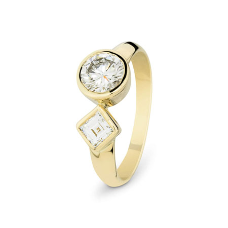 Brilliant cut and Square Carre cut Diamond Ring